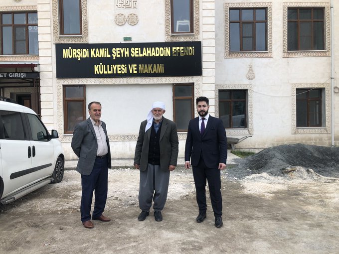 Genel Başkanımız Sayın Emre Şahin , Elazığ'da Şeyh Said'in oğlu Şeyh Selahattin'in kabrinin bulunduğu Şeyh Selahattin Medresesi'ndeki müridler ve seydaları ziyaret etti.